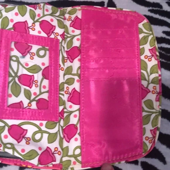 Vera Bradley Floral wallet with 12 credit card slots - Picture 5 of 5